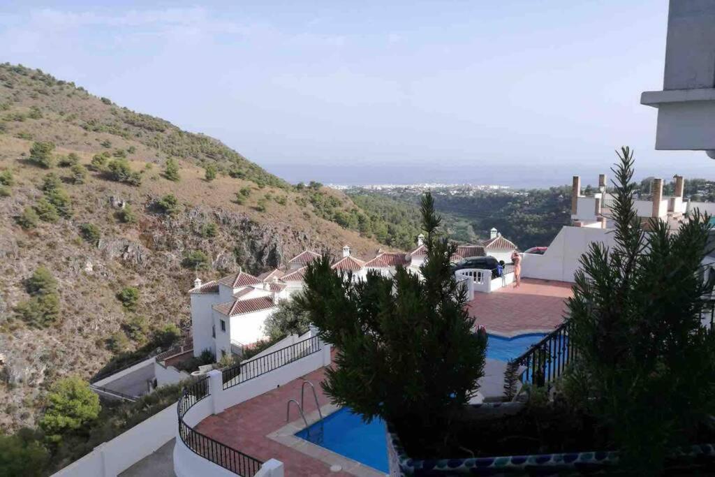 Precioso Apartamento De Dos Plantas Con Vistas Frigiliana Exterior photo